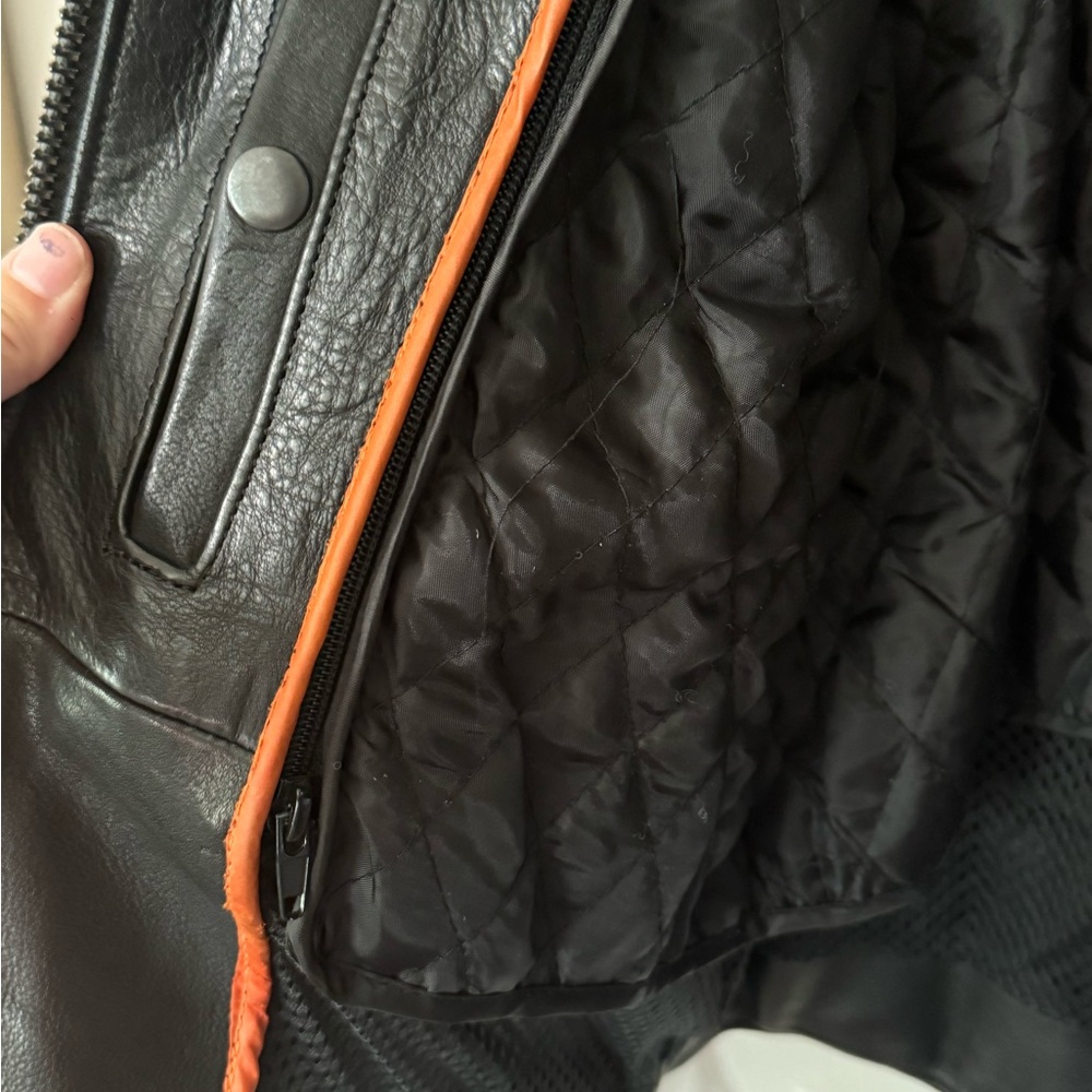Women’s Ultimate Rider Motorcycle Jacket. Small - Picture 6 of 7